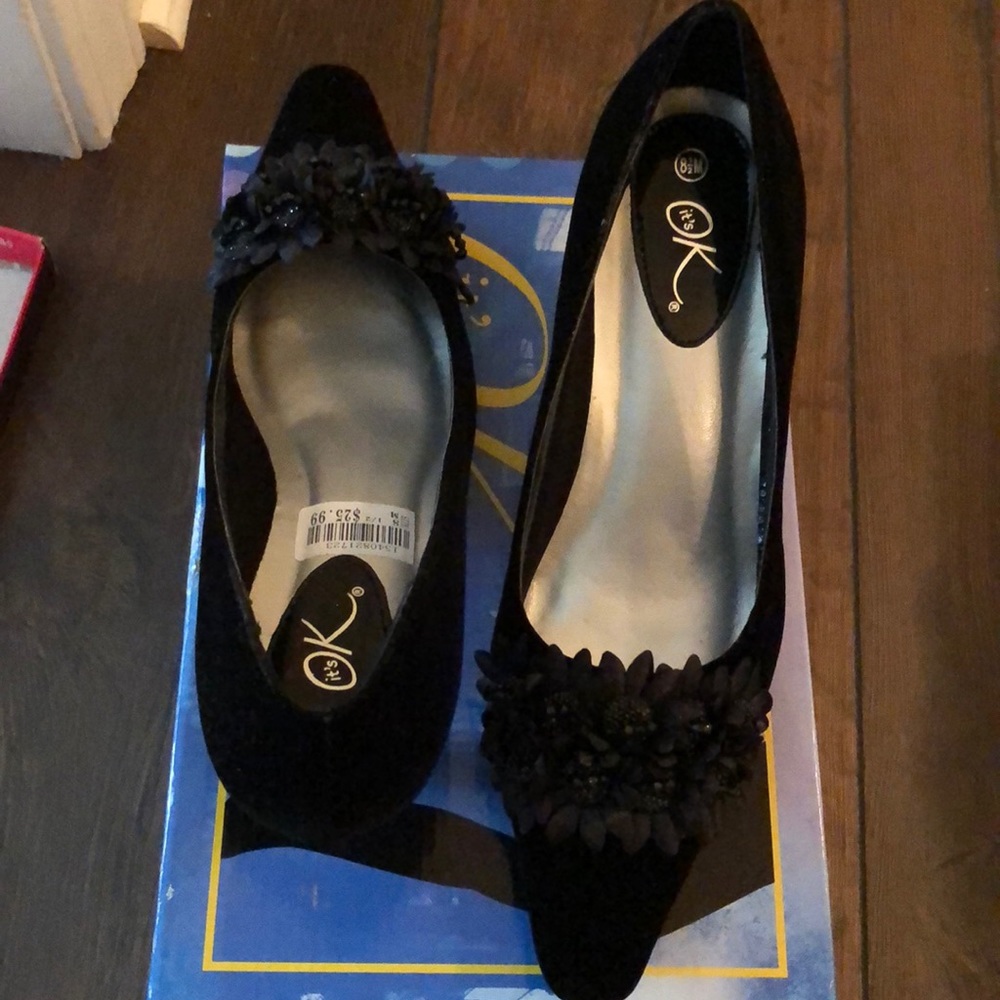 It’s ok black velvet shoe